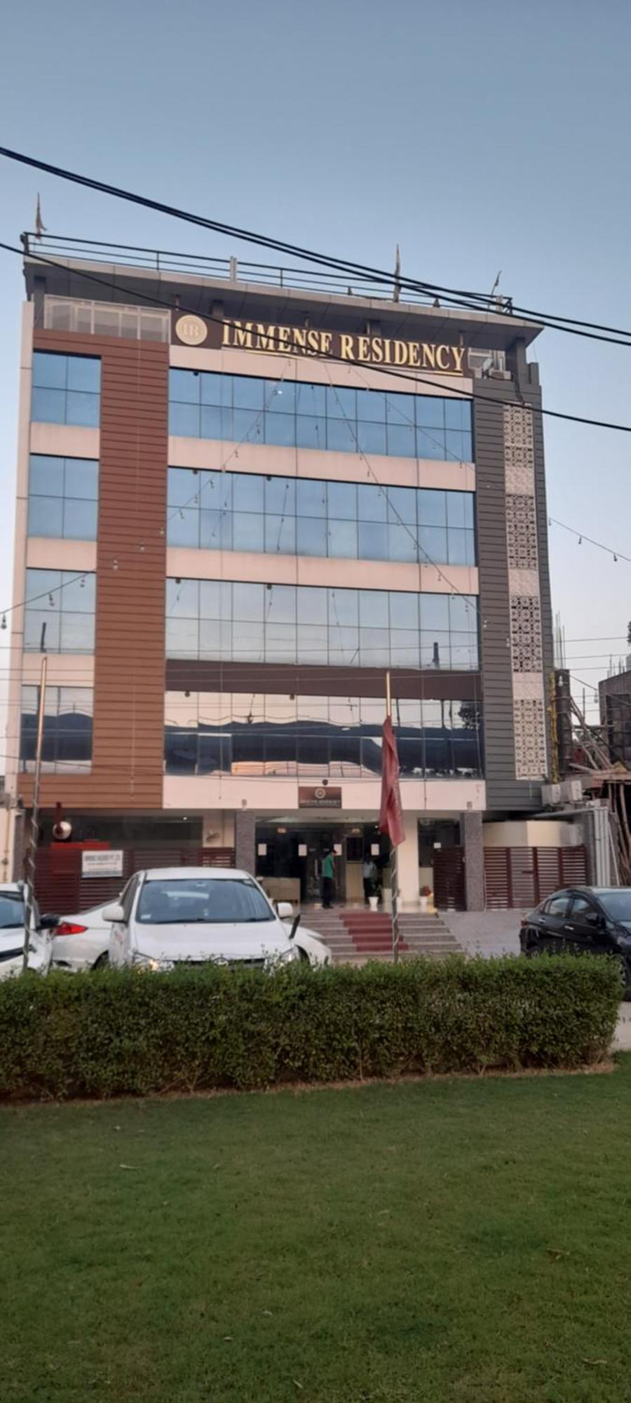 法里达巴德 Immense Residency酒店 外观 照片